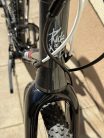 SB4 gravel kerékpár, acélváz, karbon villa, Shimano GRX 2x11s - 53 cm (fényes kaméleon)
