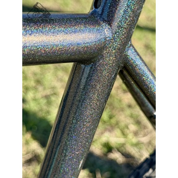 SB4 gravel kerékpár, acélváz, karbon villa, Shimano GRX 2x11s - 53 cm (fényes kaméleon) SB4 gravel kerékpár, acélváz, karbon villa, Shimano GRX 2x11s - 53 cm (fényes kaméleon)