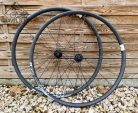 DT Swiss ER 1400 DICUT® DB21 28" tárcsa Shimano HG  vagy XDR kerékszett 