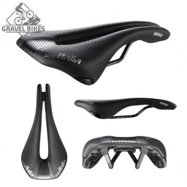   Selle Italia nyereg NOVUS ENDURANCE TM SUPERFLOW  L3 méret, TM mangán ötvözet pálca