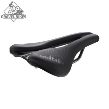   Selle Italia nyereg NOVUS BOOST EVO GRAVEL TM SUPERFLOW L3 145 mm méret, TM mangán ötvözet pálca, FEKETE
