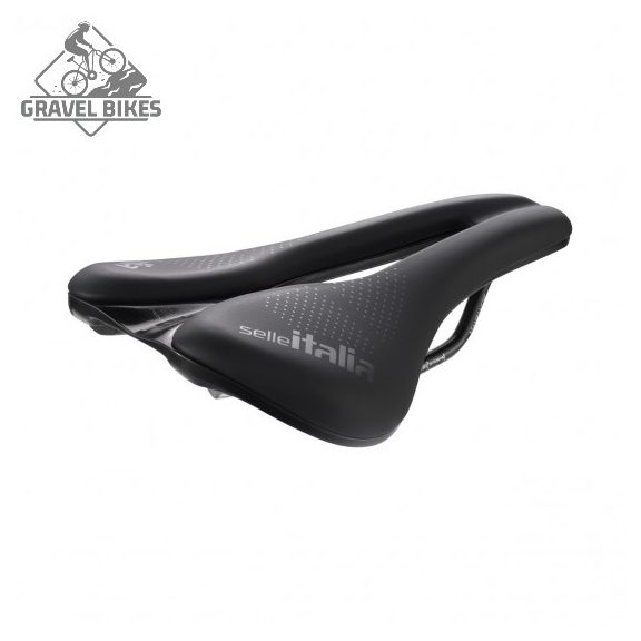 Selle Italia nyereg NOVUS BOOST EVO GRAVEL TM SUPERFLOW L3 145 mm méret, TM mangán ötvözet pálca, FEKETE