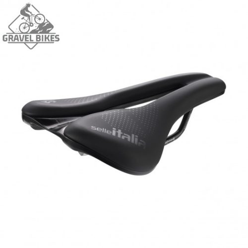 Selle Italia nyereg NOVUS BOOST EVO GRAVEL TM SUPERFLOW L3 145 mm méret, TM mangán ötvözet pálca, FEKETE