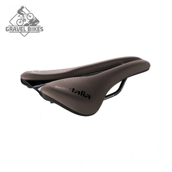 Selle Italia nyereg NOVUS BOOST EVO GRAVEL TM SUPERFLOW L3 145 mm méret, TM mangán ötvözet pálca,, BARNA Selle Italia nyereg NOVUS BOOST EVO GRAVEL TM SUPERFLOW L3 145 mm méret, TM mangán ötvözet pálca,, BARNA