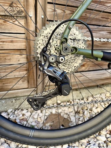 SB4 acélvázas +karbon villa, GRX 810 1x11s, MAVIC Allroad kerék - 53 cm (matt oliva)