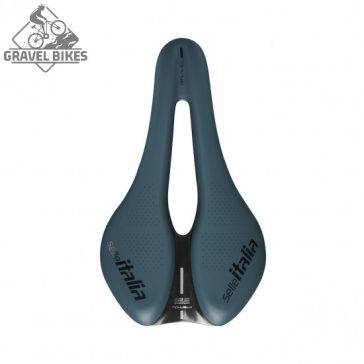   Selle Italia nyereg NOVUS BOOST EVO GRAVEL TM SUPERFLOW L3 145 mm méret, TM mangán ötvözet pálca, KÉK