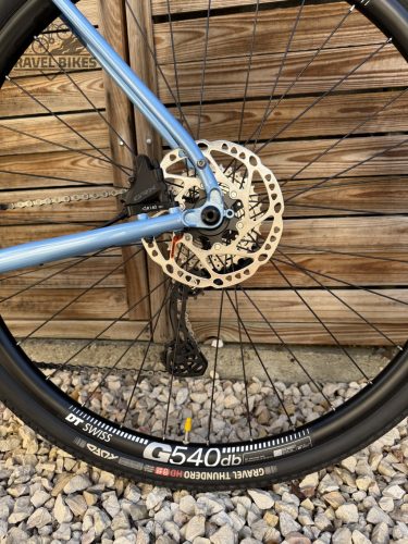 SB6 full acélvázas bikepacking gravel - Shimano GRX 600 2x11 s - (fényes égkék)