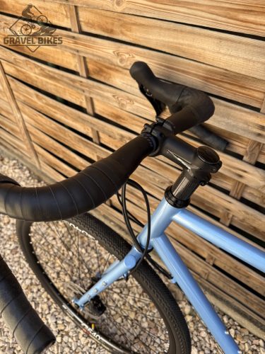 SB6 full acélvázas bikepacking gravel - Shimano GRX 600 2x11 s - (fényes égkék)