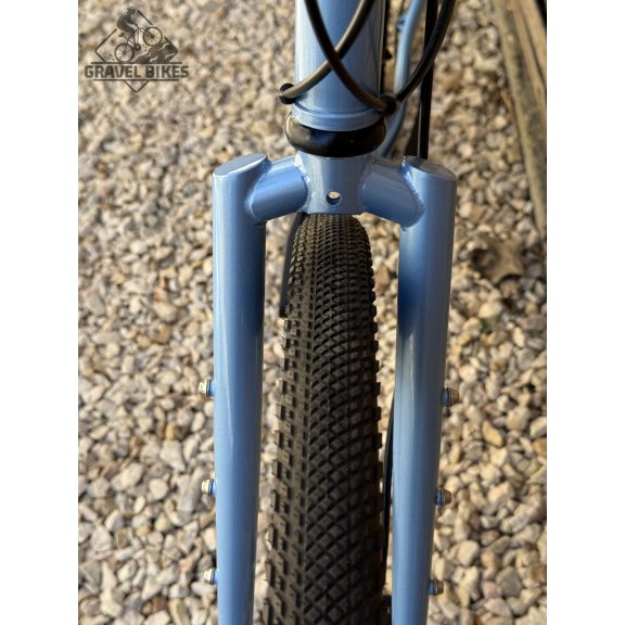 SB6 full acélvázas bikepacking gravel - Shimano GRX 600 2x11 s - (fényes égkék) SB6 full acélvázas bikepacking gravel - Shimano GRX 600 2x11 s - (fényes égkék)