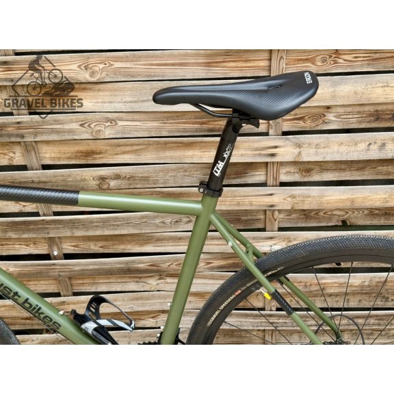 SB4 acélvázas gravel - Shimano GRX 810 1x11 s - 53 cm (matt oliva) - Fulcrum kerék SB4 acélvázas gravel - Shimano GRX 810 1x11 s - 53 cm (matt oliva) - Fulcrum kerék