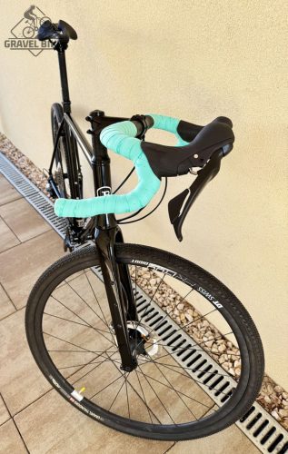 SB4 acélvázas gravel - Shimano GRX 610 2x12 s - 55 cm (fényes fekete)