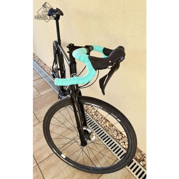 SB4 acélvázas gravel - Shimano GRX 610 2x12 s - 55 cm (fényes fekete) SB4 acélvázas gravel - Shimano GRX 610 2x12 s - 55 cm (fényes fekete)