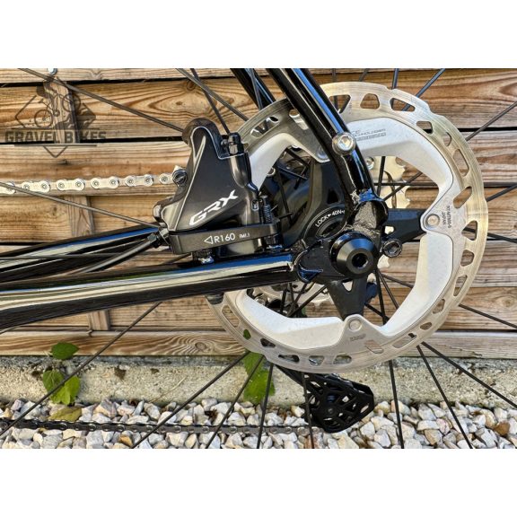 SB4 acélvázas gravel - Shimano GRX 610 2x12 s - 55 cm (fényes fekete) SB4 acélvázas gravel - Shimano GRX 610 2x12 s - 55 cm (fényes fekete)