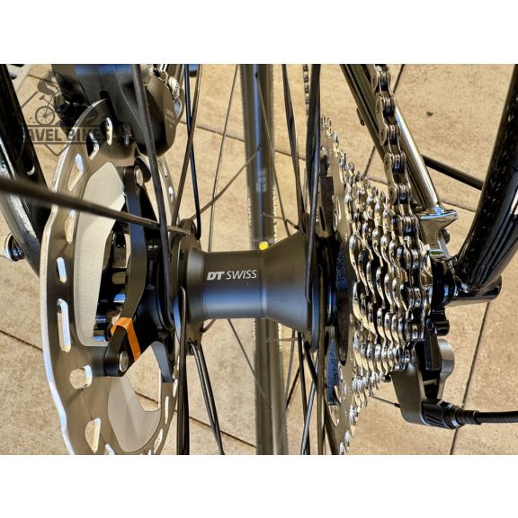 SB4 acélvázas gravel, karbon villa - Shimano GRX 610 2x11 s - 57 cm (fényes fekete) SB4 acélvázas gravel, karbon villa - Shimano GRX 610 2x11 s - 57 cm (fényes fekete)